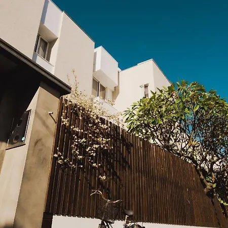 Shu Sia Apartment